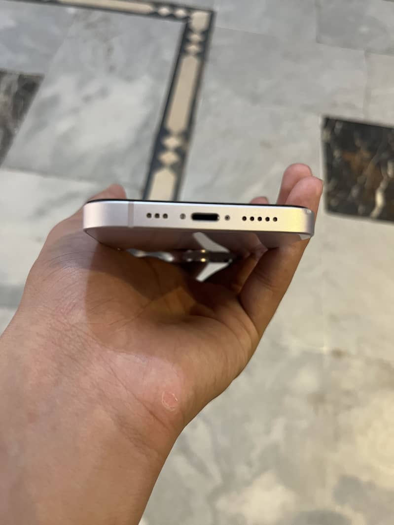 Apple iPhone 14 3