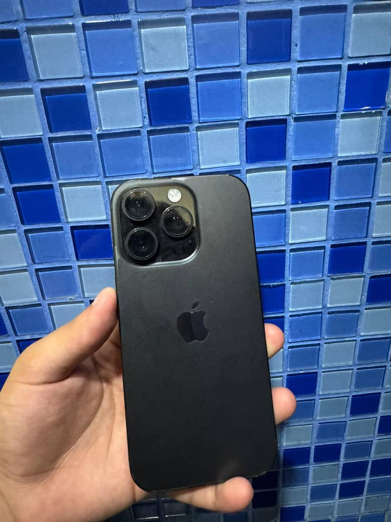 Apple iPhone 16 Pro 0