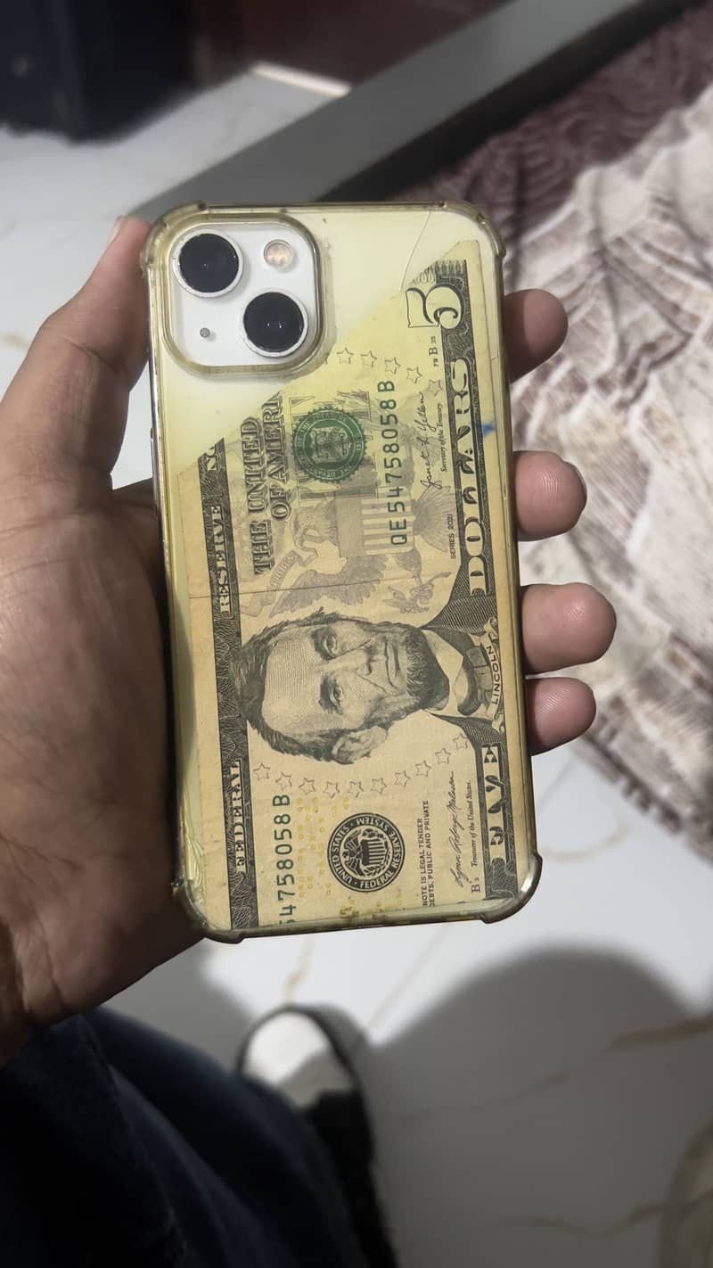 Apple iPhone 13 3
