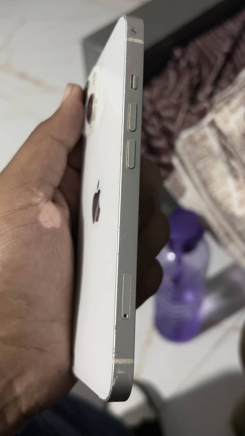 Apple iPhone 13 6
