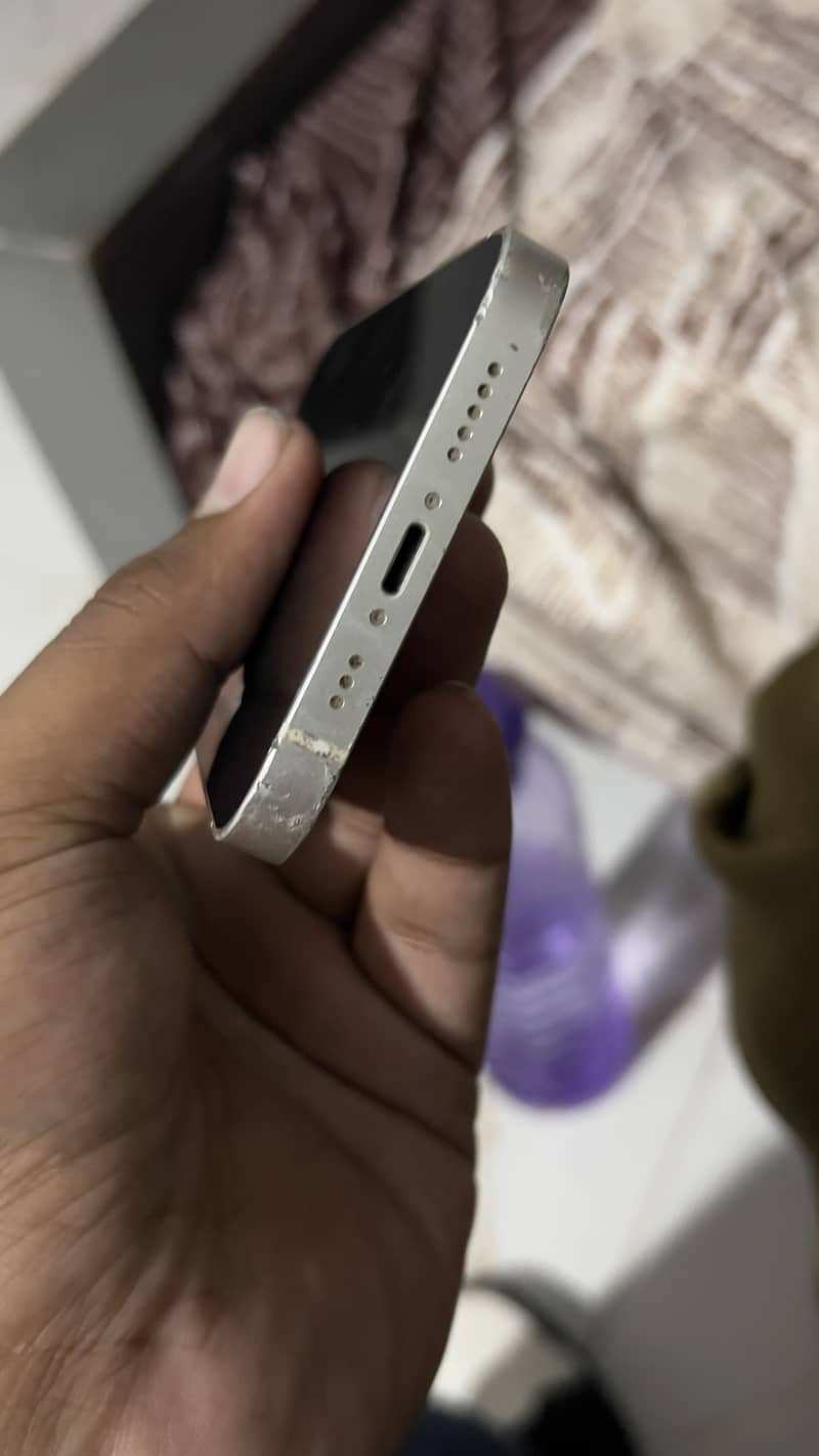 Apple iPhone 13 7