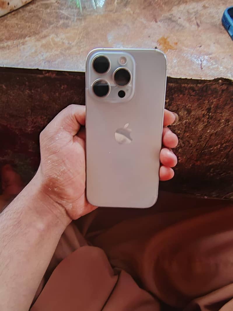 Apple iPhone 15 Pro 0