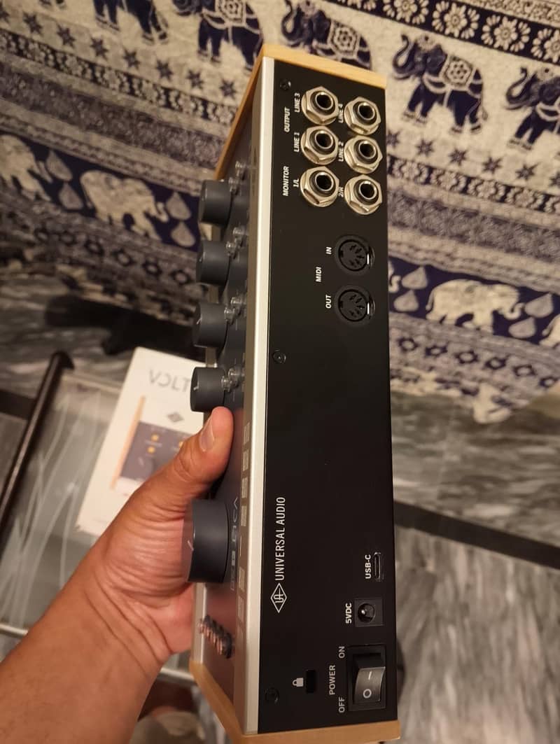 Universal Audio Volt 476P USB-C Audio Interface 10