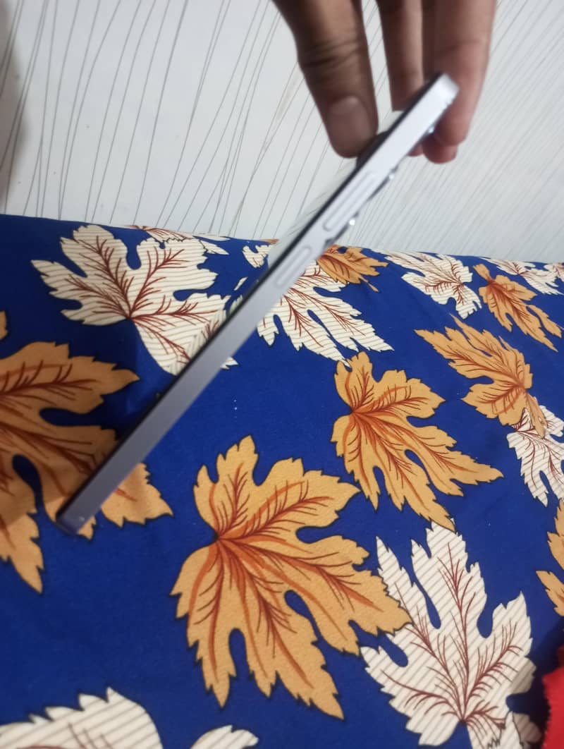 Realme C65 1