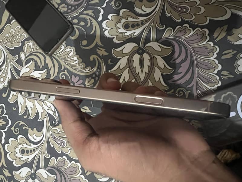 Apple iPhone 16 Pro Max 3