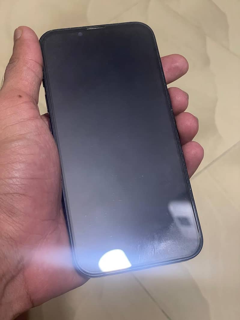 Apple iPhone 13 JV 3
