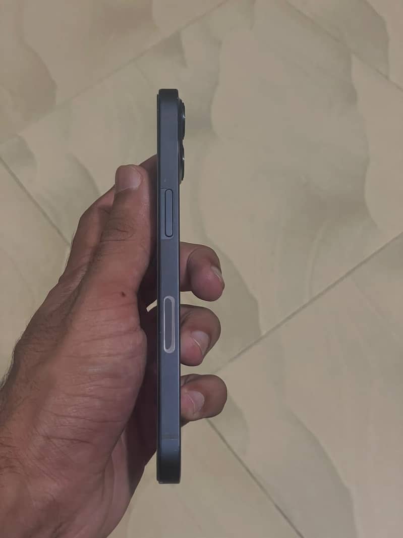 Apple iPhone 13 JV 5