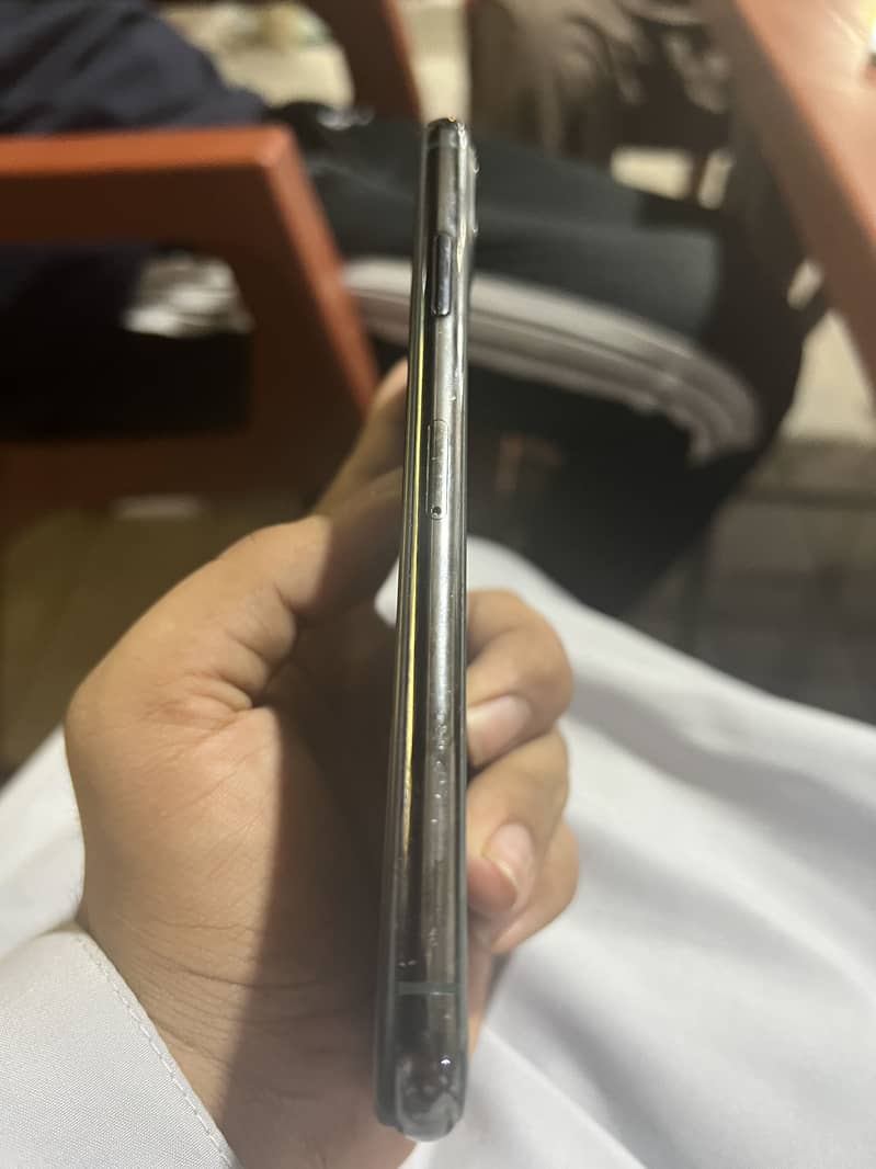 Apple iPhone 11 Pro Max 1