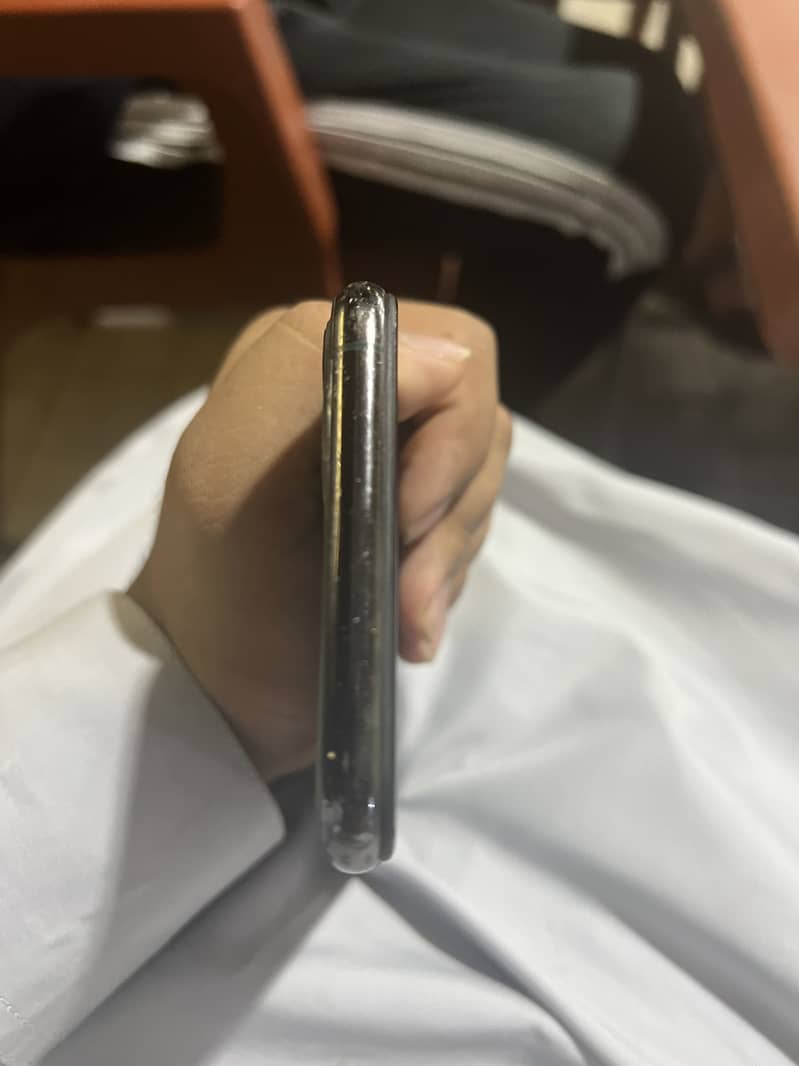 Apple iPhone 11 Pro Max 6