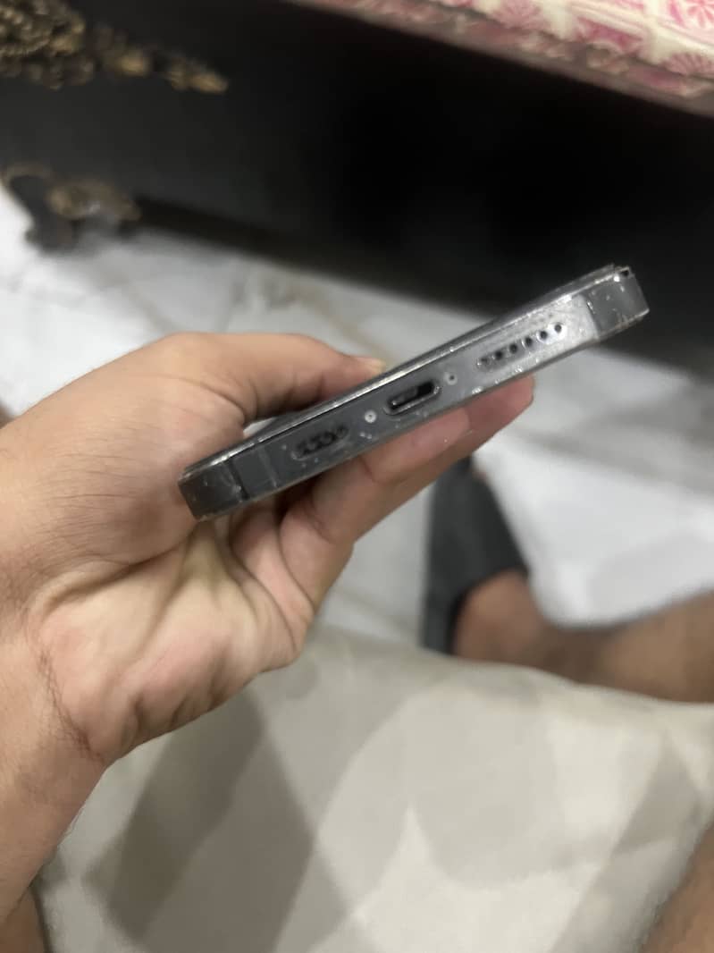 Apple iPhone 13 Pro Max 4