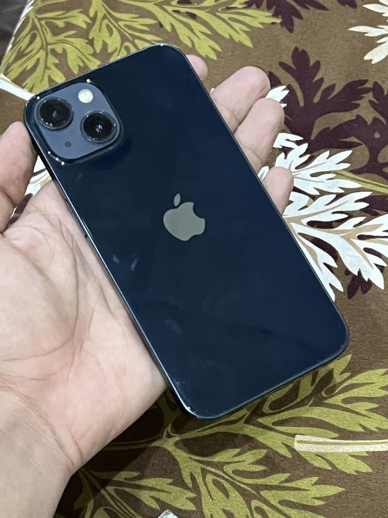 Apple iPhone 13 0