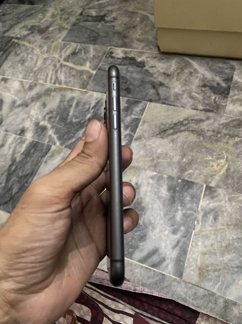 Apple iPhone 11 2