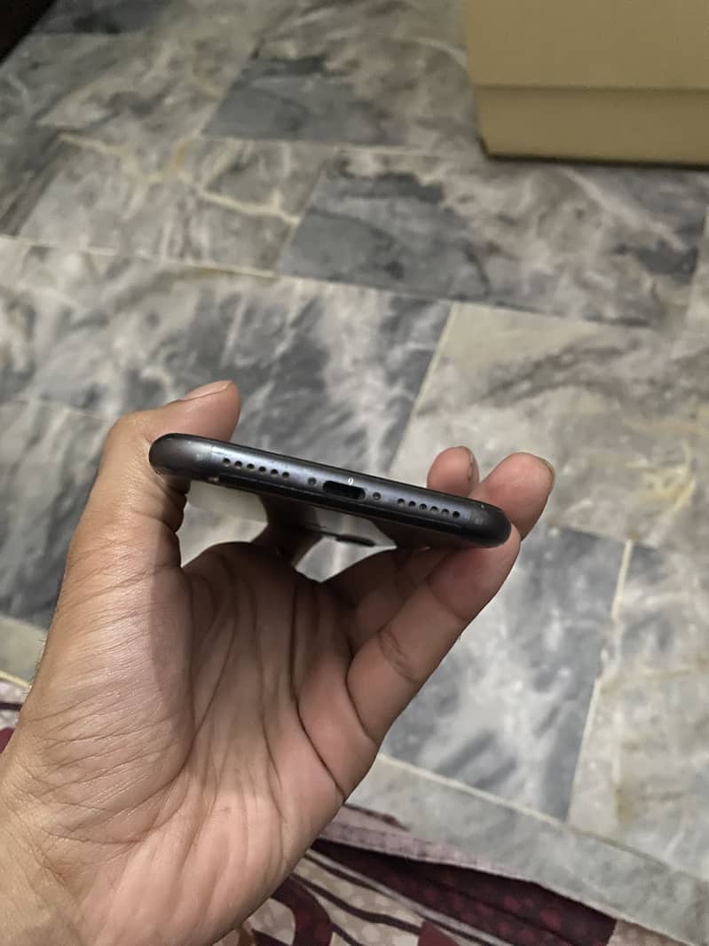 Apple iPhone 11 5