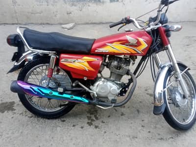 CG 125 Honda One handed Use Good Condition.
