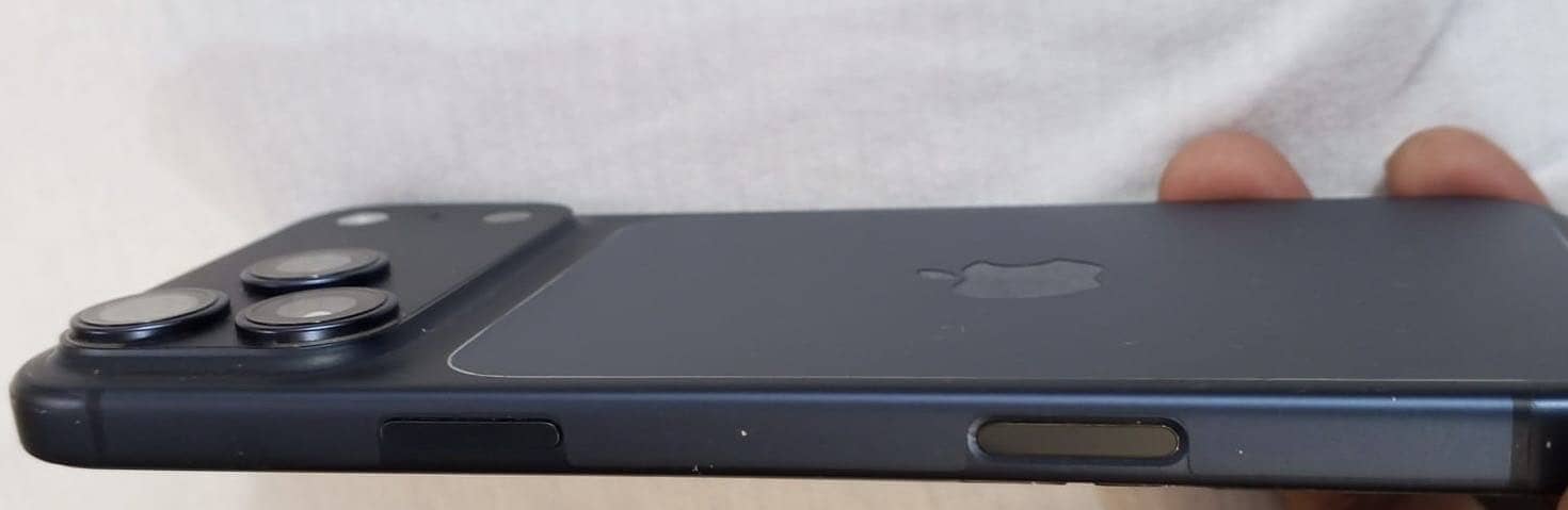 Apple iPhone 17 Pro Max 3
