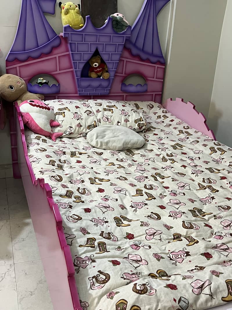 Princess castle bed 1