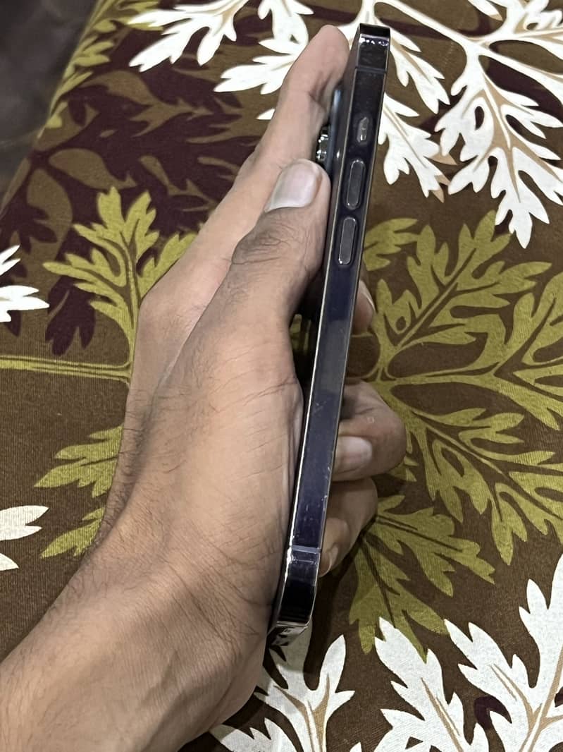 Apple iPhone 14 Pro 2
