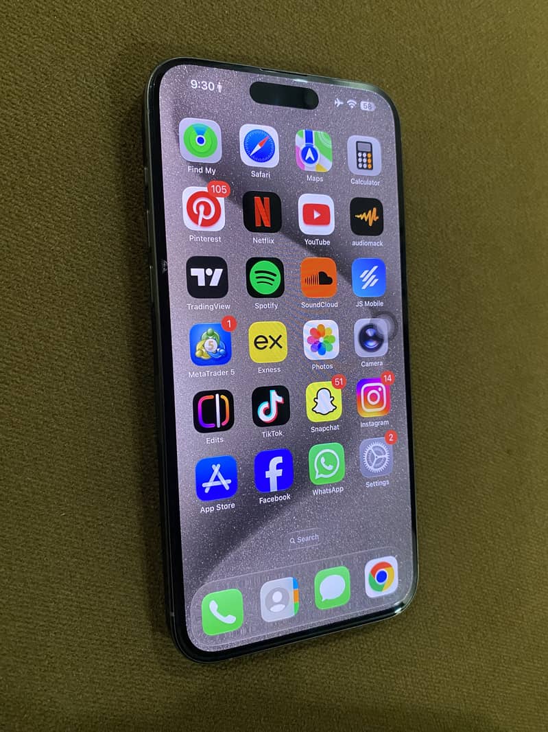 Apple iPhone 15 Pro Max 3