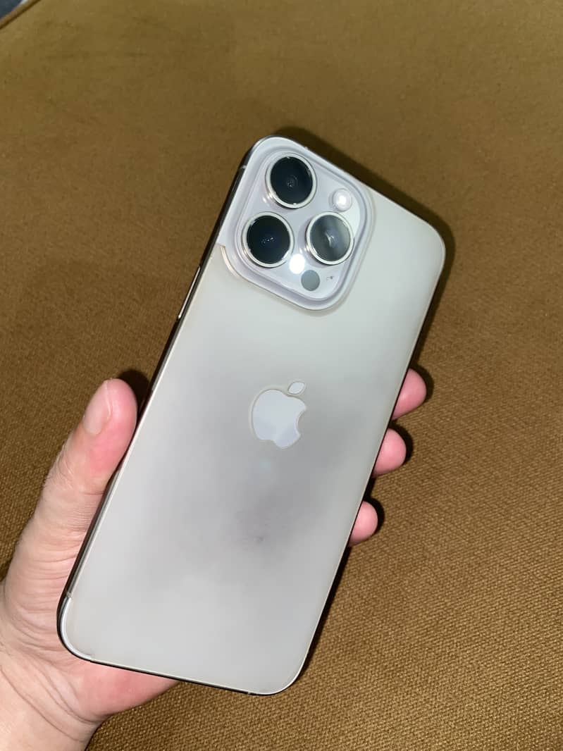 Apple iPhone 15 Pro Max 5
