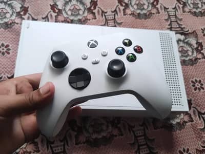 Xbox Series S — 11/10 Condition | Like New | Barely Used