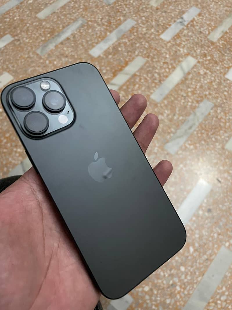 Apple iPhone 16 Pro Max 0