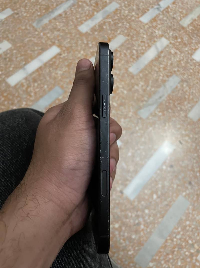 Apple iPhone 16 Pro Max 1