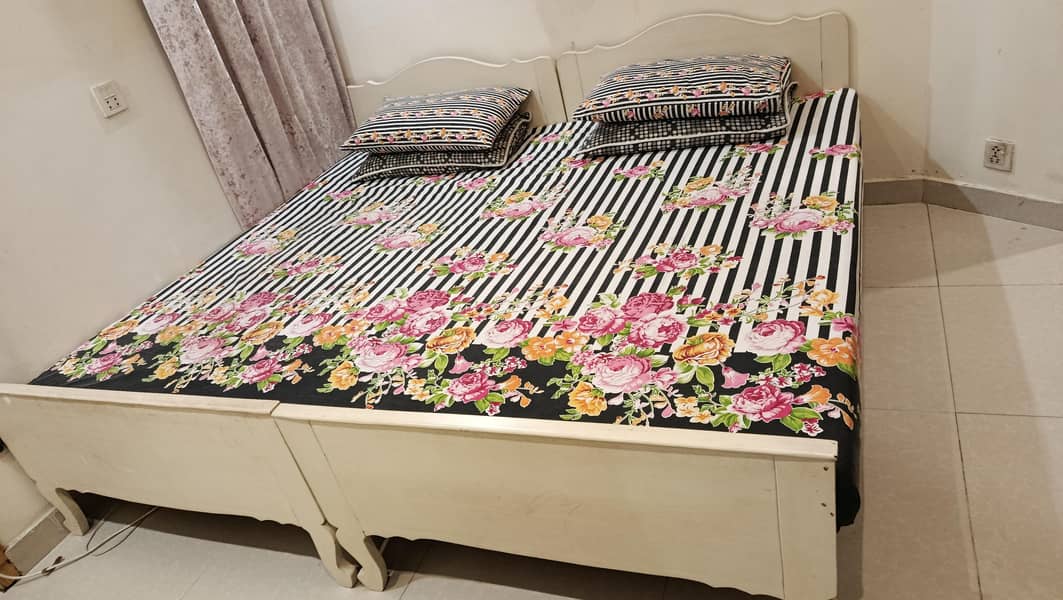 2 single bed's 2