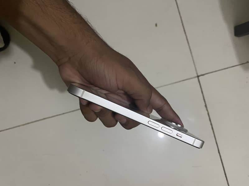 Apple iPhone 14 2