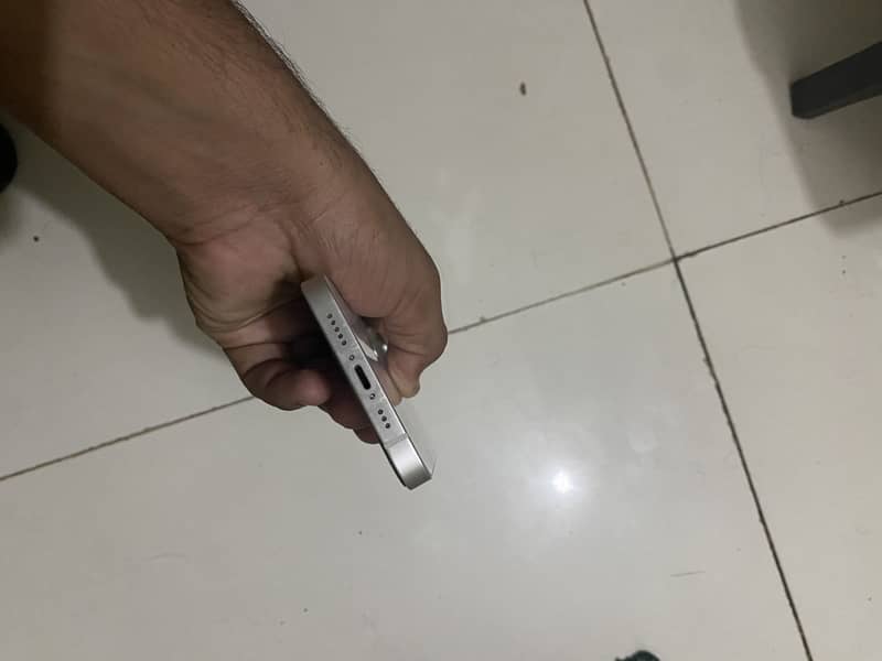 Apple iPhone 14 5