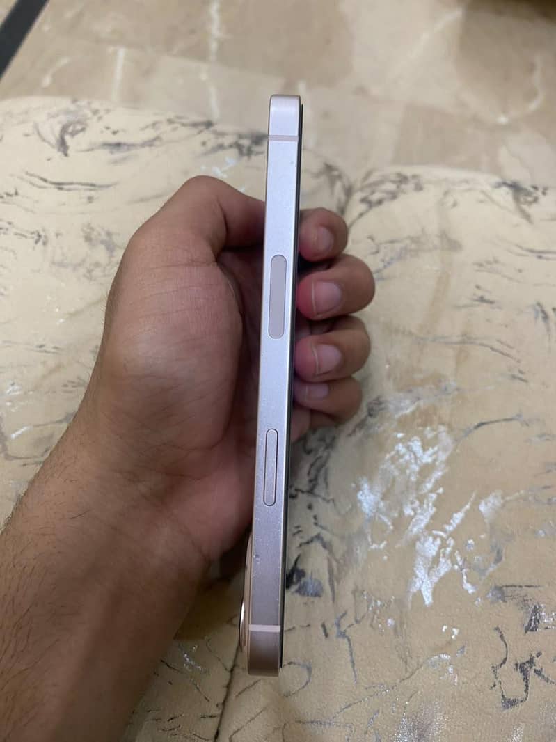 Apple iPhone 13 3