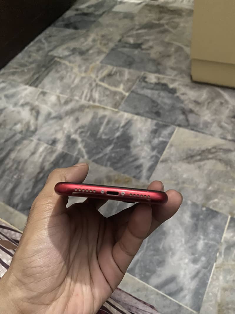 Apple iPhone 11 4