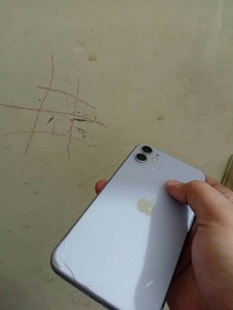 Apple iPhone 11 3