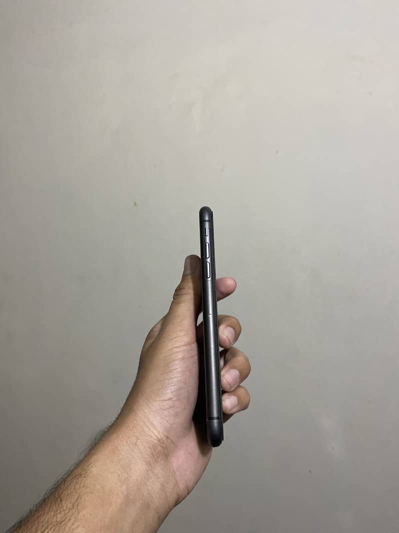 Apple iPhone 11 2