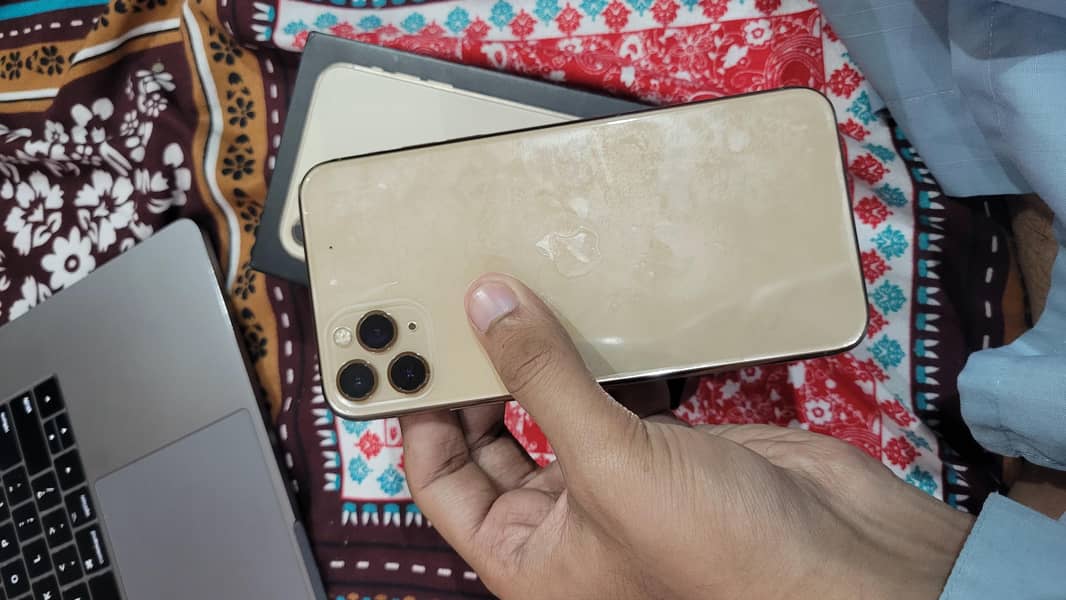 Apple iPhone 11 Pro Max 5