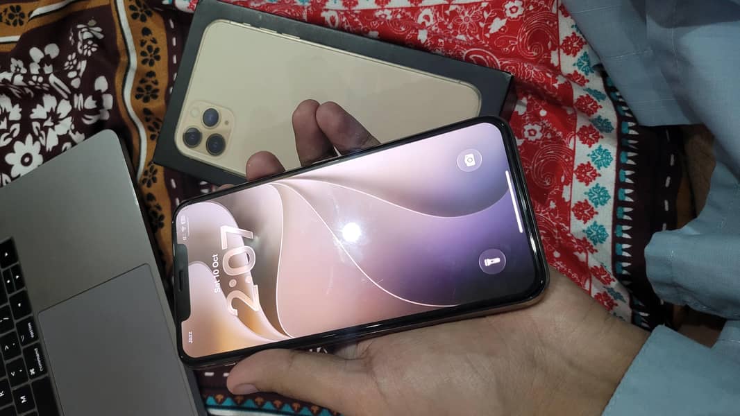Apple iPhone 11 Pro Max 6