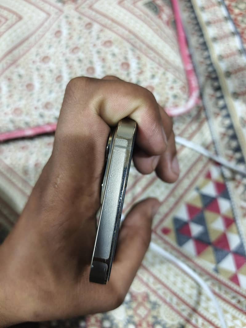Apple iPhone 13 Pro 2