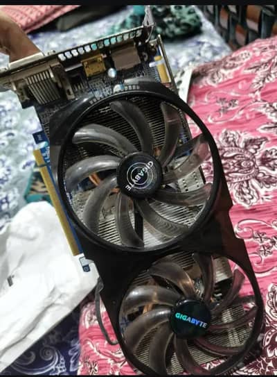Gigabyte GTX 670 2GB DDR5 256-bit graphics card for sale.