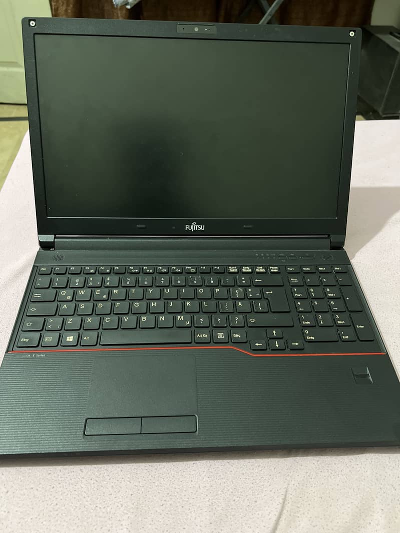Fujitsu Lifebook E554 3