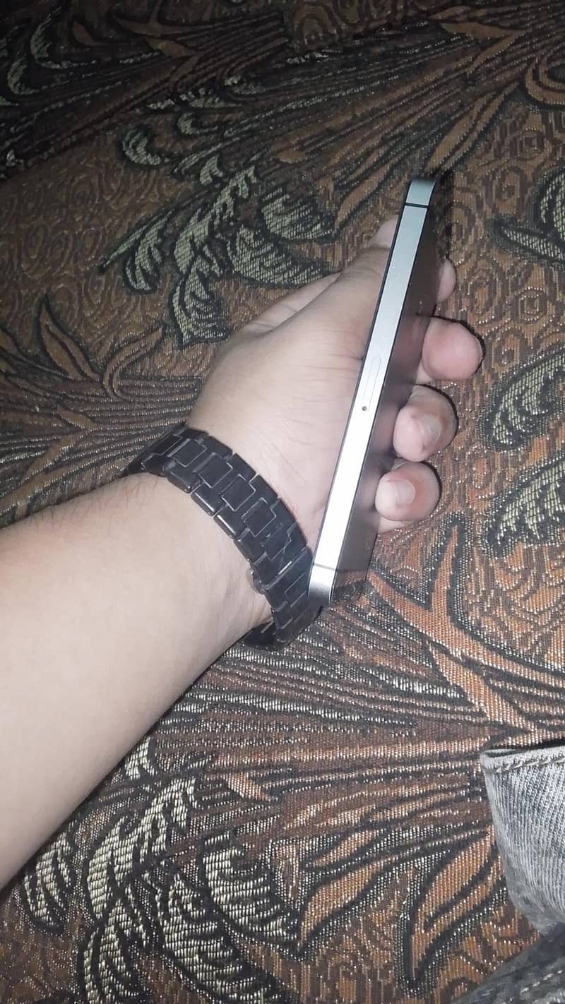 Apple iPhone 5s 4
