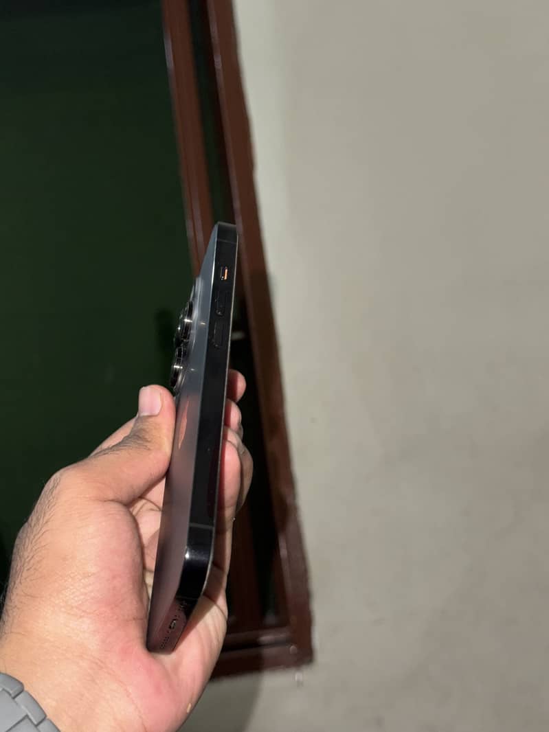 Apple iPhone 14 Pro 4