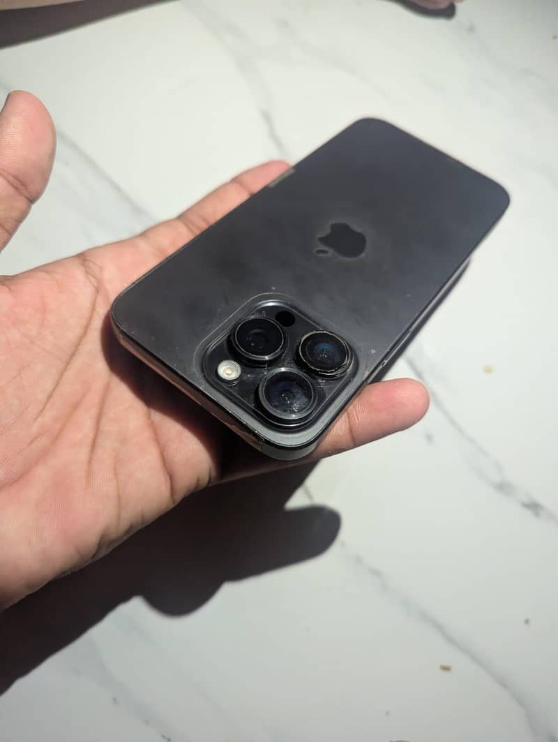 Apple iPhone 15 Pro Max 1