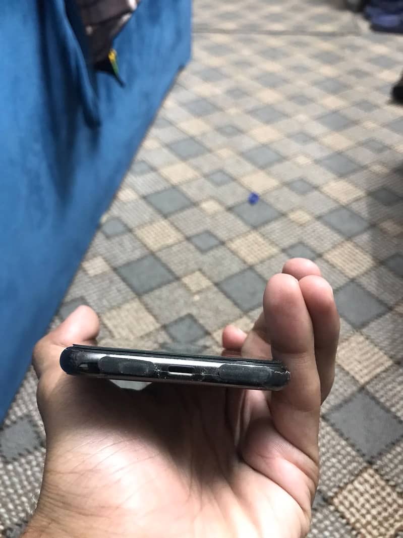 Apple iPhone 11 Pro 3