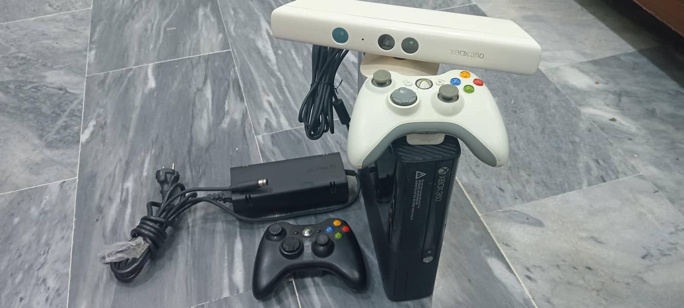 XBOX 360 Slim 0