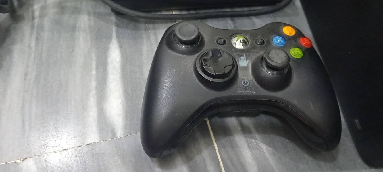 XBOX 360 Slim 2