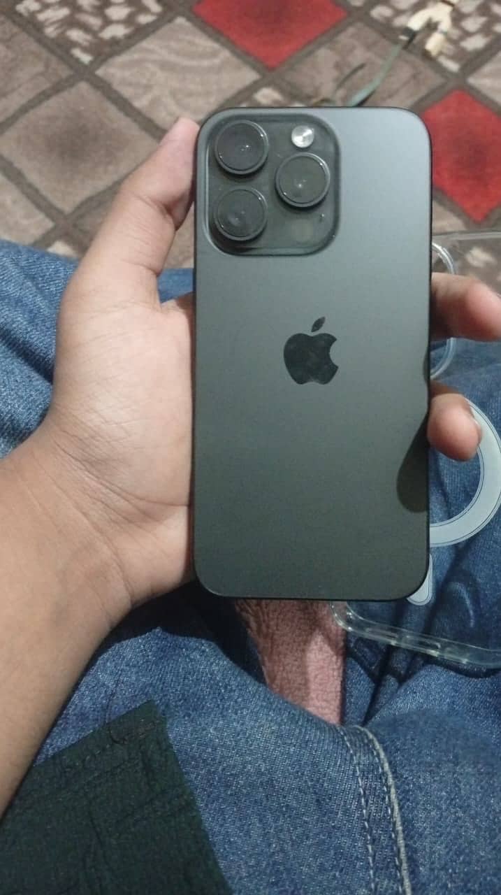 Apple iPhone 15 Pro 6