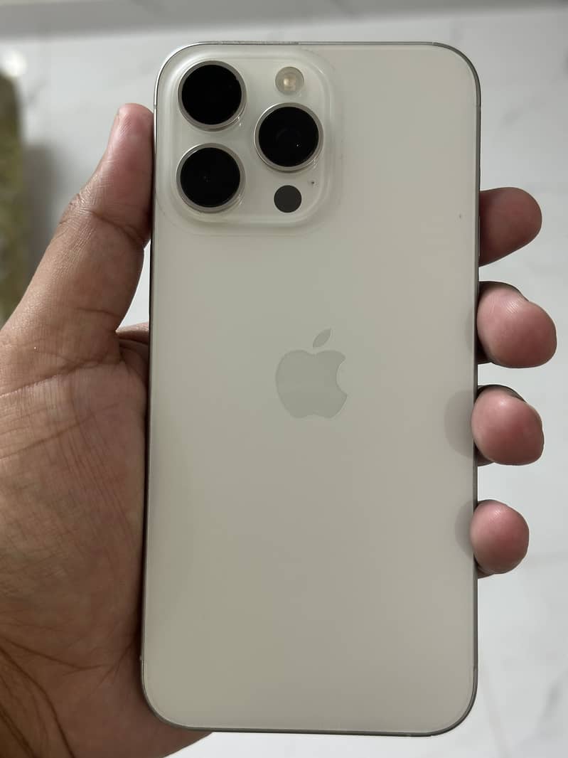 Apple iPhone 15 Pro Max 6