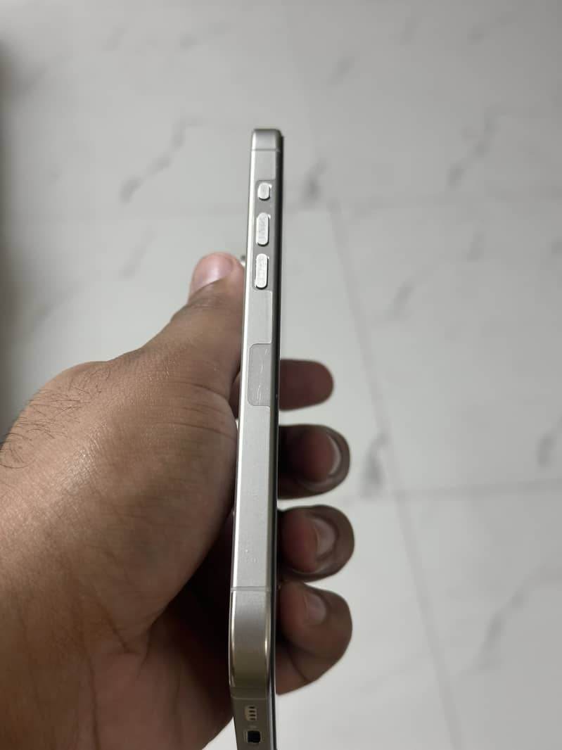 Apple iPhone 15 Pro Max 7
