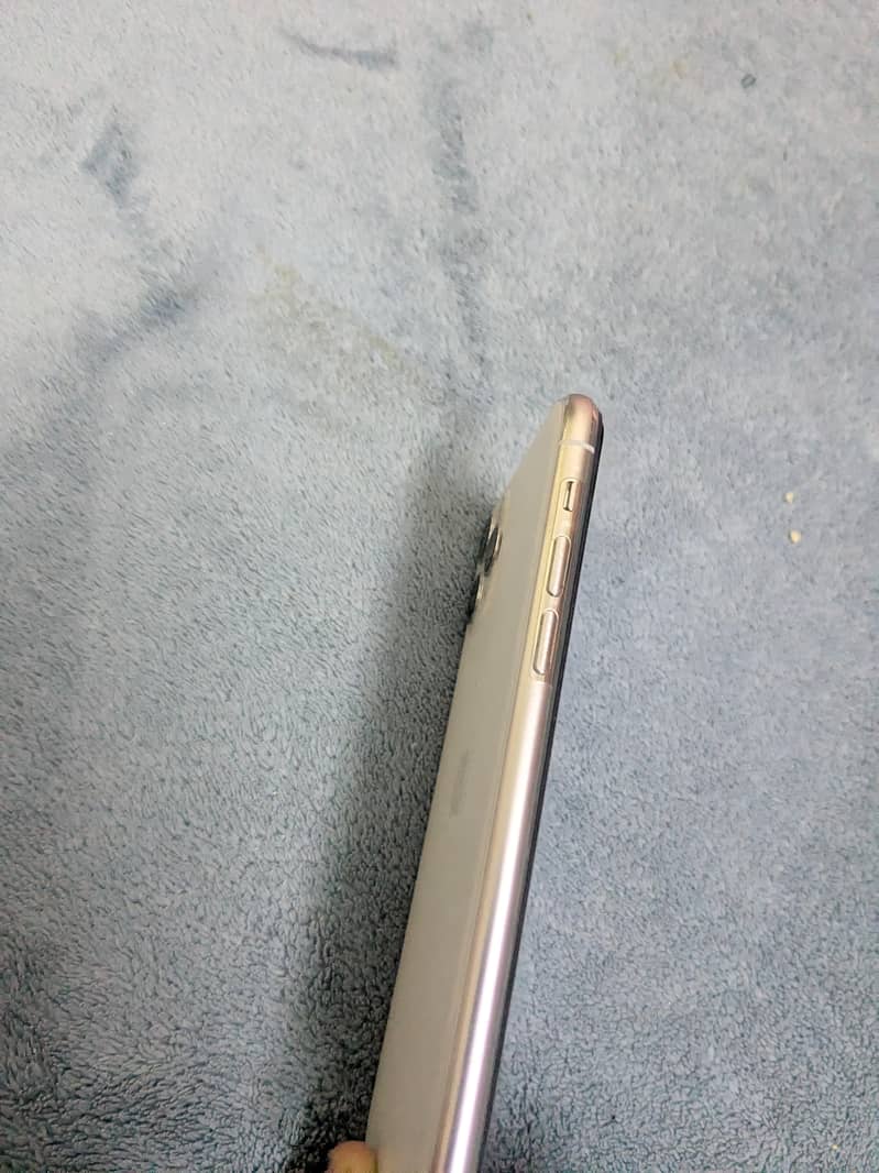 Apple iPhone 11 Pro 1