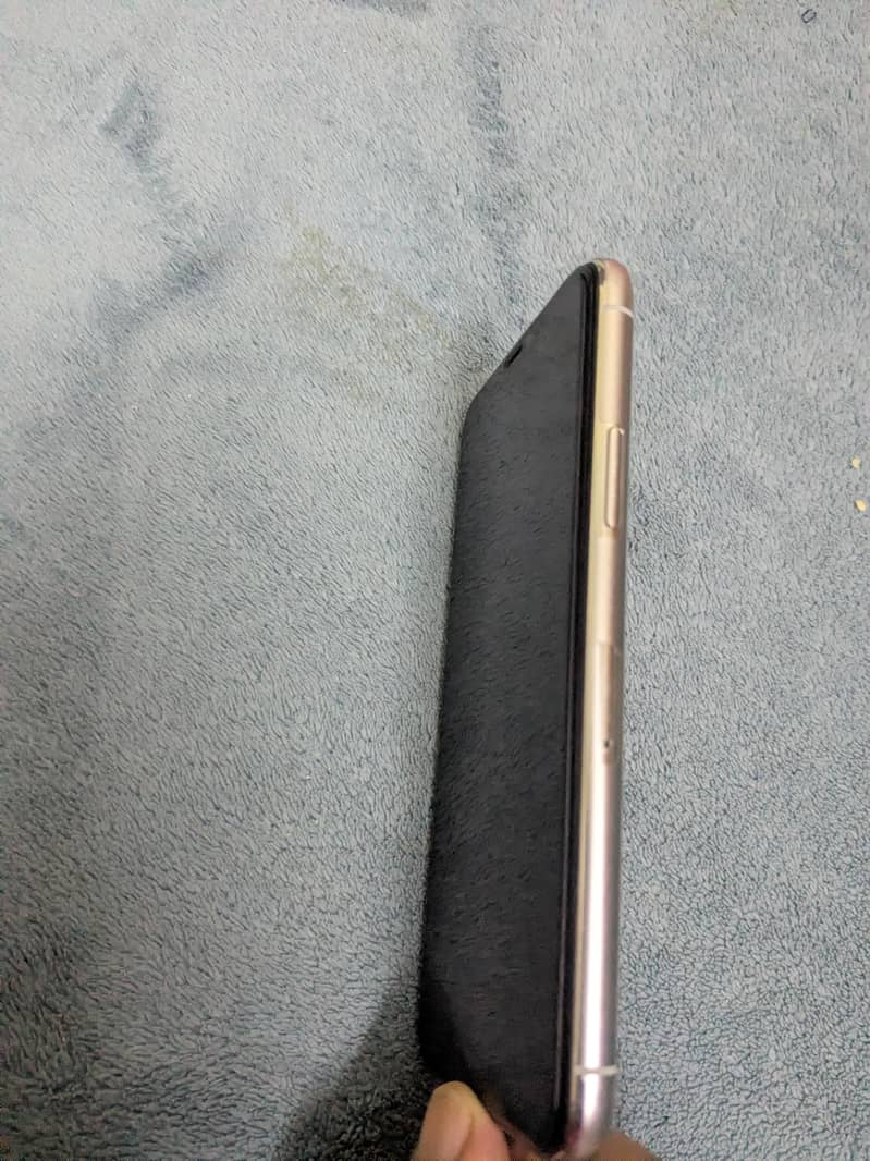 Apple iPhone 11 Pro 2