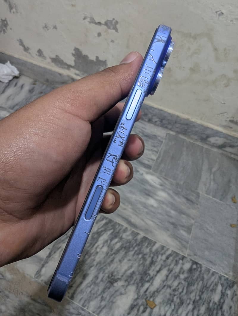 Apple iPhone 16 Plus 3